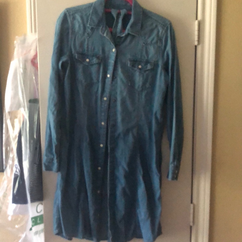Gap denim dress with pearl snaps